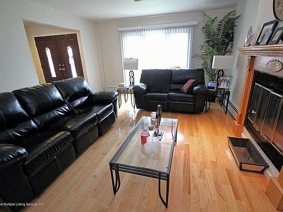 5th image of 50 Armstrong Ave