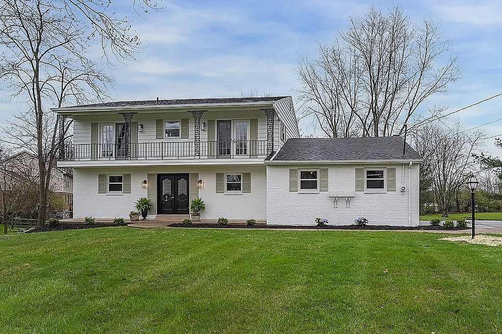 8255 Maywood Dr photo 1