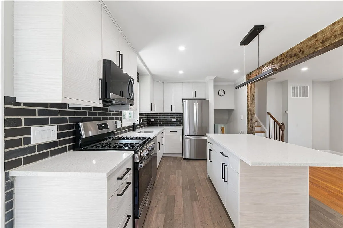 3 bed, 2.5 bath, 1144 sqft, $3,250 — Photo 3