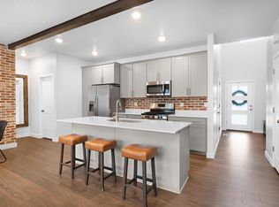 933 W Lucky Clover Dr, Saratoga Springs, UT 84045