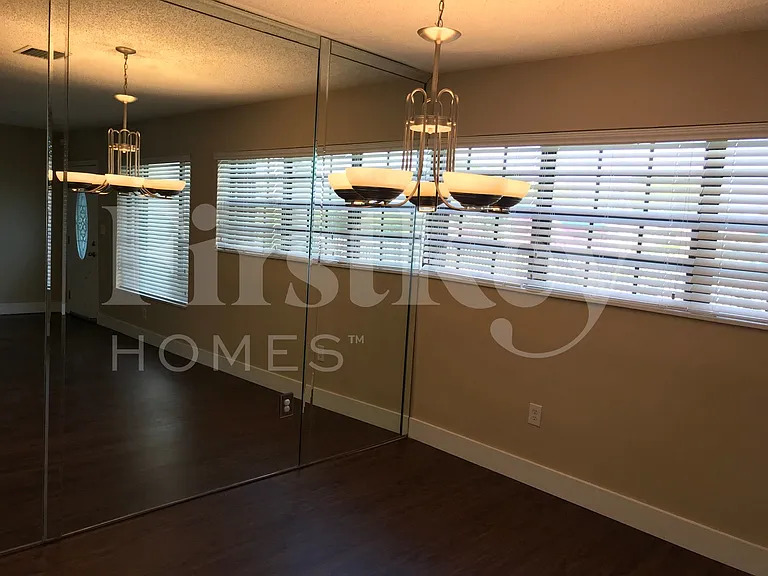 1420 NW 176th Ter — Photo 5