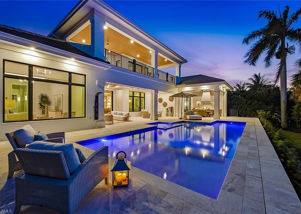 1st image of 529 Neapolitan WAY