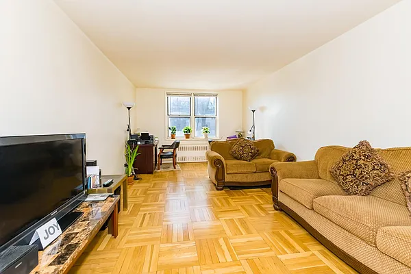 Sold by Re/Max In The City | media 1