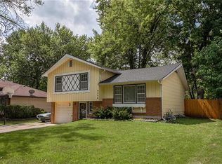 9206 Manchester Ave, Kansas City, MO 64138
