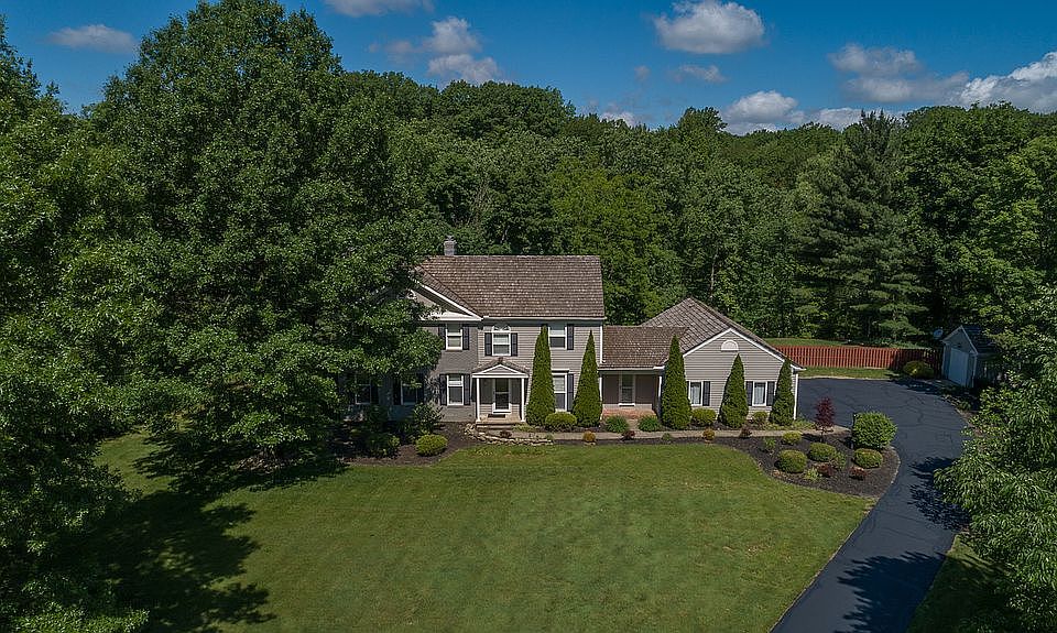 1st image of 110 Riverstone Dr