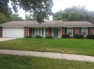2310 Devonshire Dr, Lincoln, NE 68506