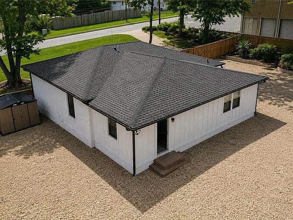 4th image of 5961 Pine Rd