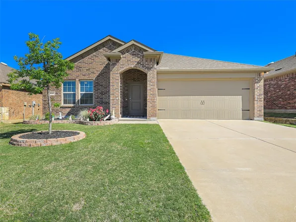 945 English Dr, Aubrey, TX 76227