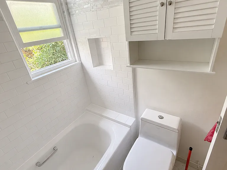 1453 Centinela Ave — Photo 11