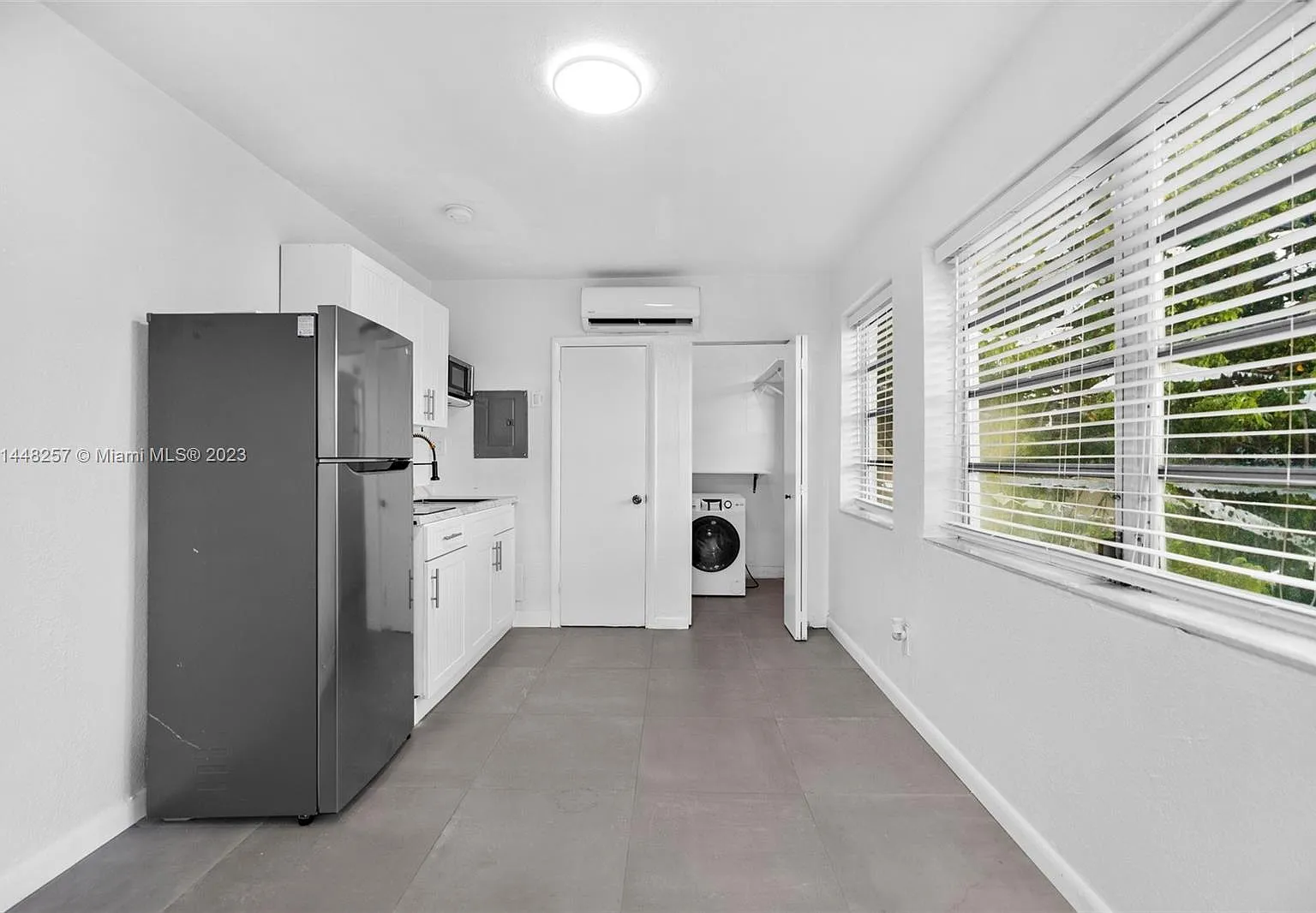 Studio, 350 sqft, $1,550 — Photo 3