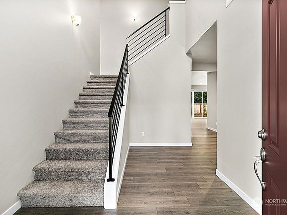 3rd image of 10910 71st Avenue Ct E