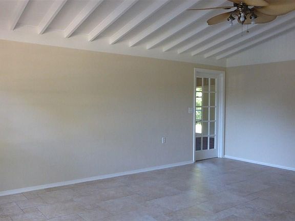 5th image of 204 Greenridge Dr