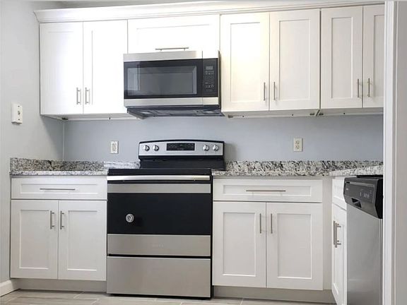 5th image of 8300 Plaza Gate Ln APT 1152