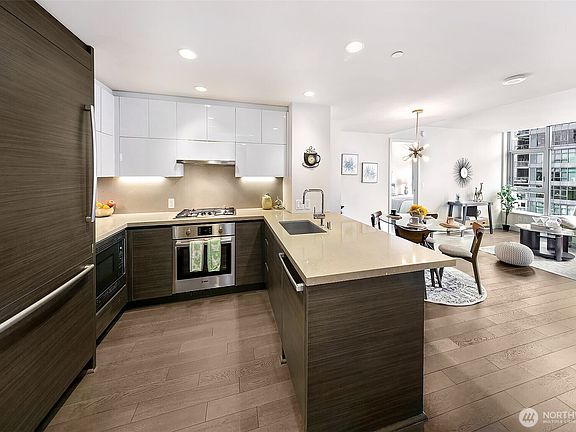 5th image of 583 Battery Street #1608N