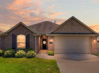 3541 W Foxtail Lily Ln, Fayetteville, AR 72704