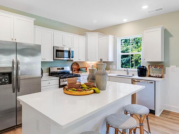 4th image of 5323 Newport Cir