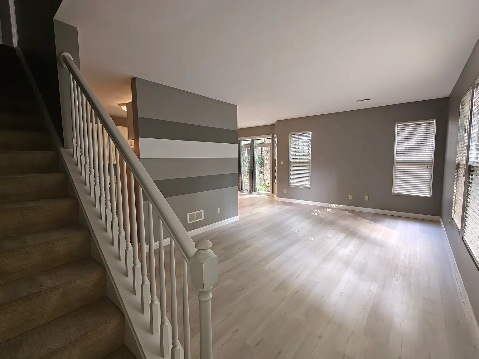 3 bed, 2.5 bath, 1602 sqft, $2,300 — Photo 3