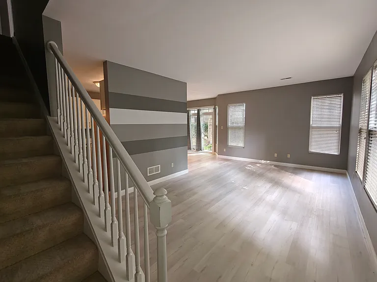 710 Kingston Terrace Ct — Photo 3