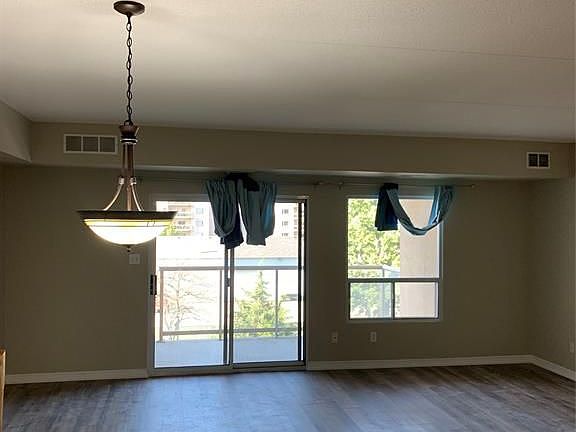 5th image of 325 Village Grove Dr #303