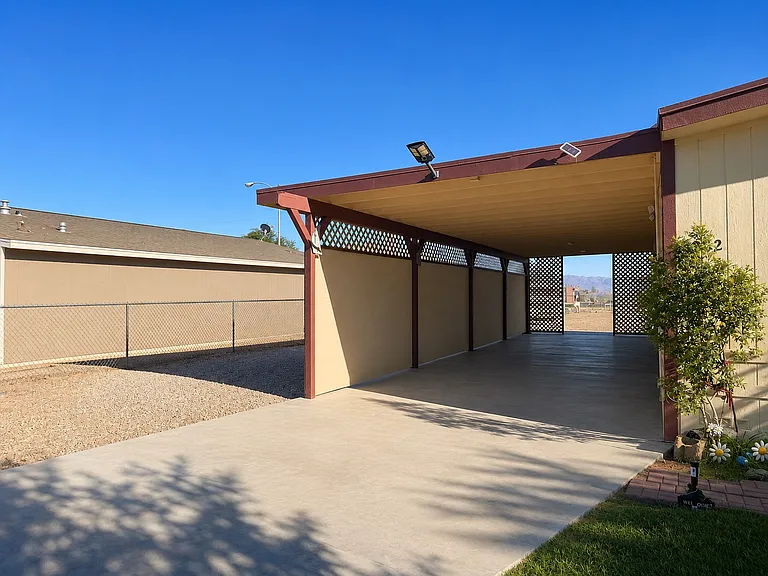 2112 E Lone Star Dr — Photo 2