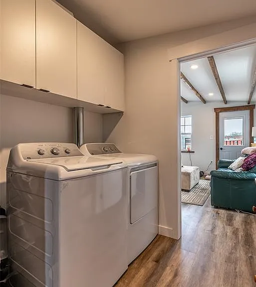 164 King St W #203 — Photo 9