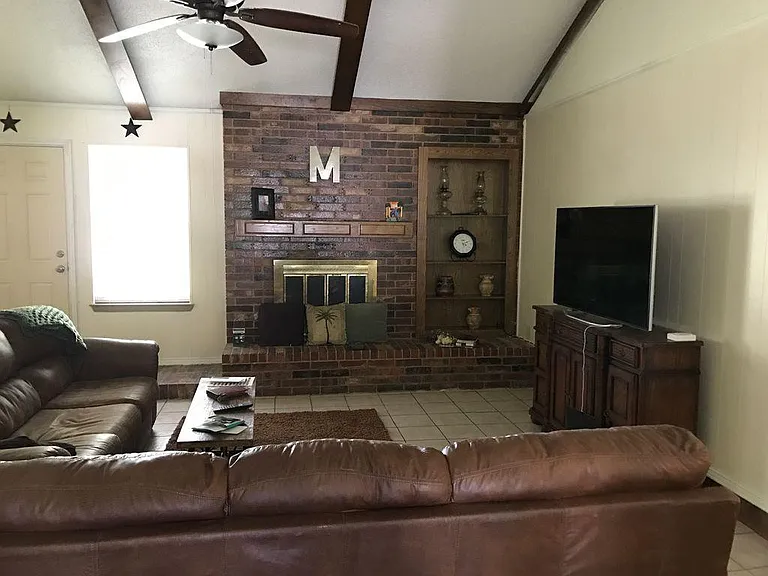 1421 Bryan Dr — Photo 19
