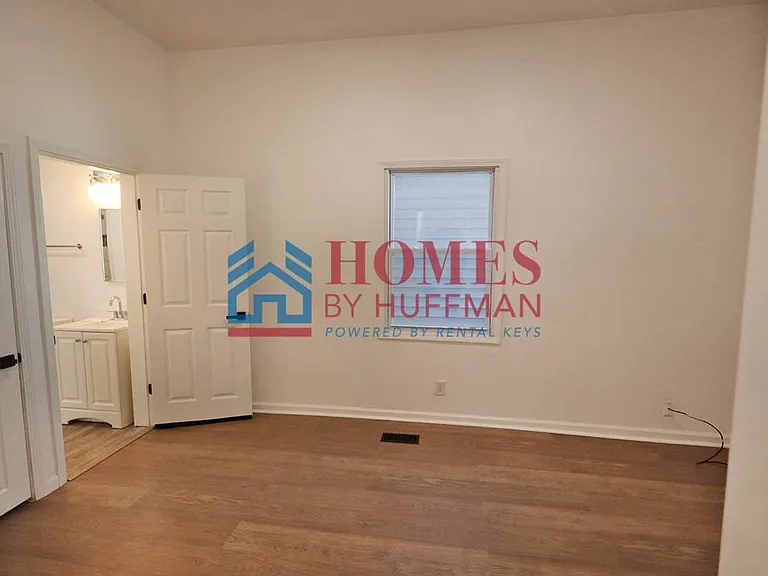 910 Harriet Street — Photo 23
