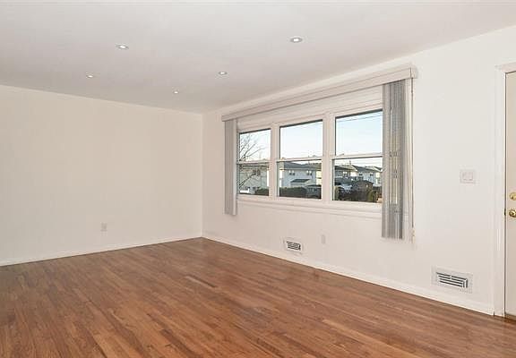 2nd image of 12 Blondel Dr