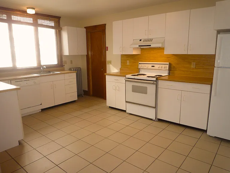23 Wellington St #1 — Photo 7