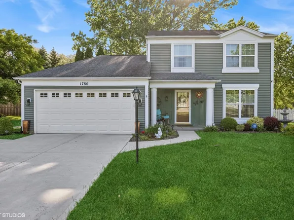 1780 Mission Hills Dr, Elgin, IL 60123