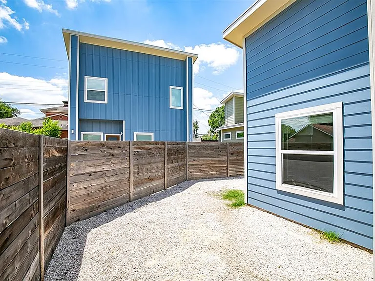 6303 Santos St #A — Photo 14