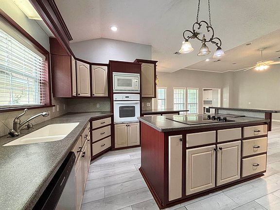 5th image of 251 Oden Dr