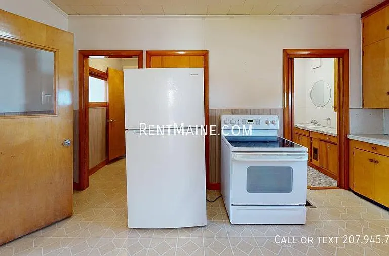 445 Main St #A — Photo 2