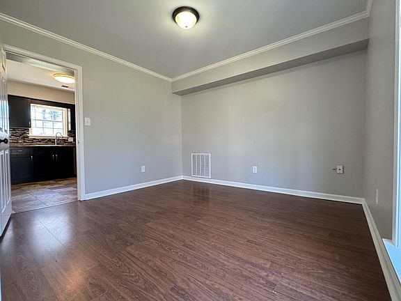 3rd image of 240 Delta Pine Ave