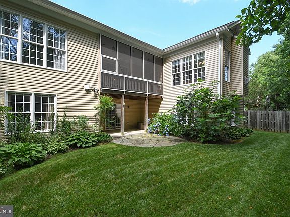 3rd image of 3000 Saint Annes Ct