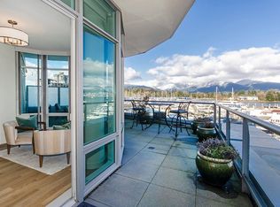 499 Broughton St #202, Vancouver, BC V6G 3K1