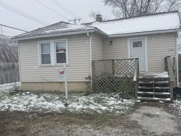 104 N 5th St, Kentland, IN 47951
