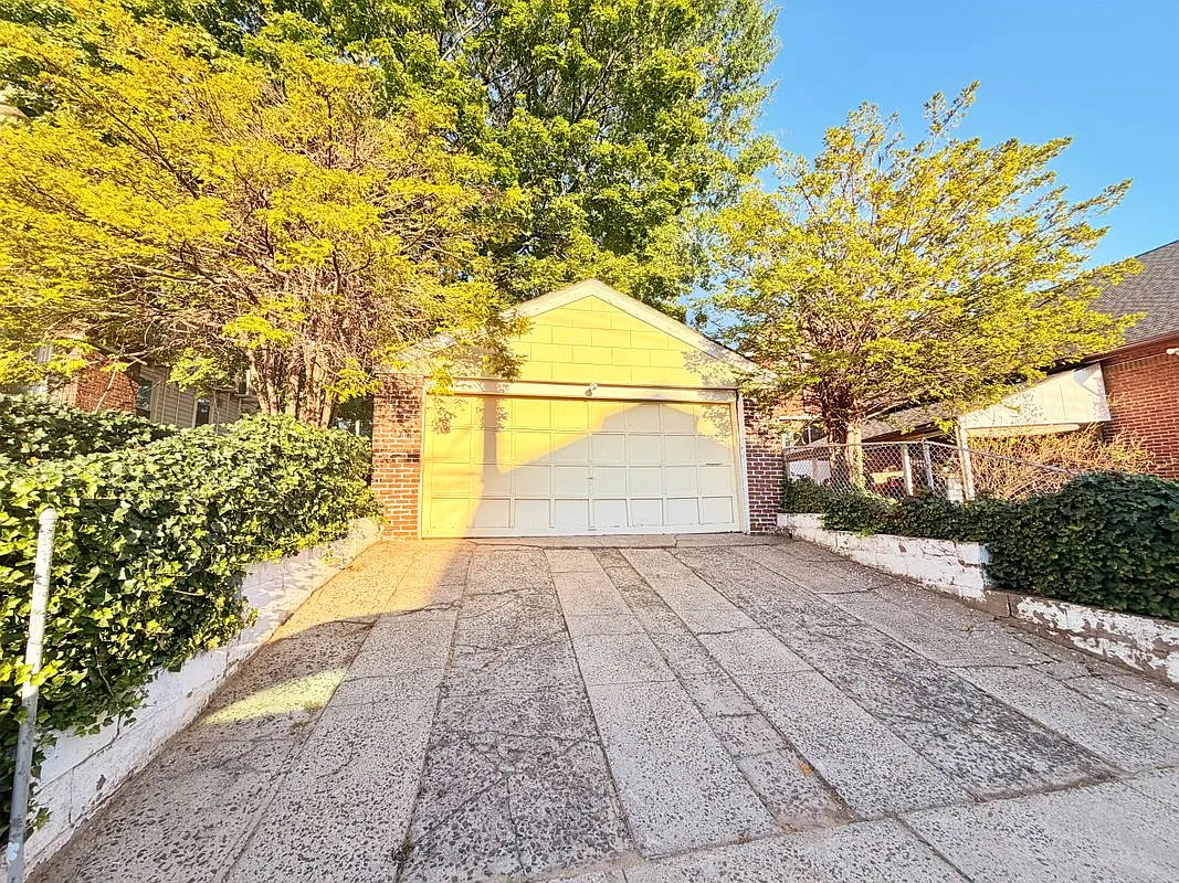 4 bed, 2.0 bath, 5000 sqft, $4,550 — Photo 4