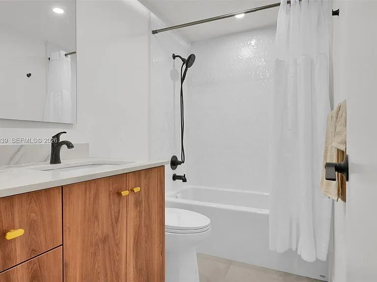 3505 S Ocean Dr #808 — Photo 16