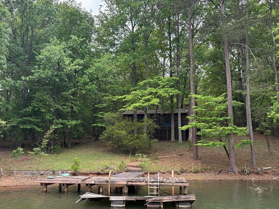 1st image of 293 Willis Rd