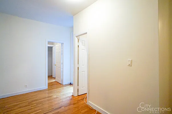 Rented by City Connections Realty | media 15