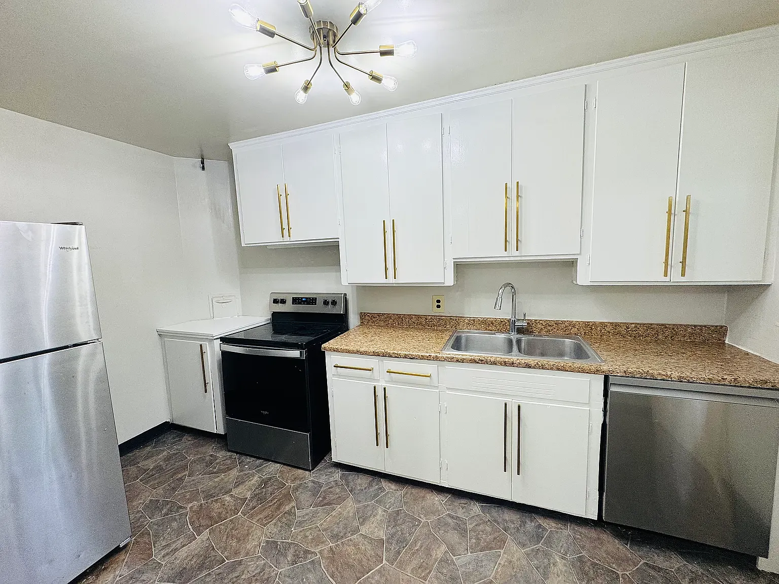 2 bed, 1250 sqft, $1,099 — Photo 2