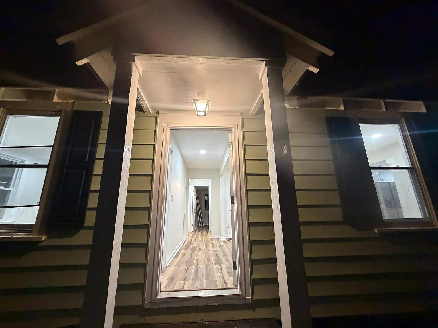 3 bed, 1150 sqft, $2,000 — Photo 1