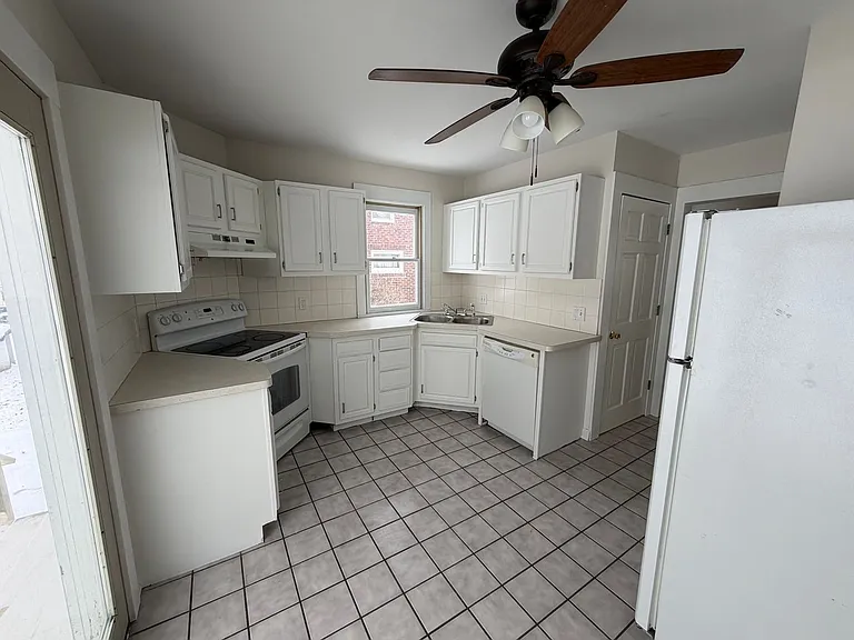 443 S Union Ave — Photo 4
