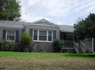 1913 S Columbia Ave, Tulsa, OK 74104