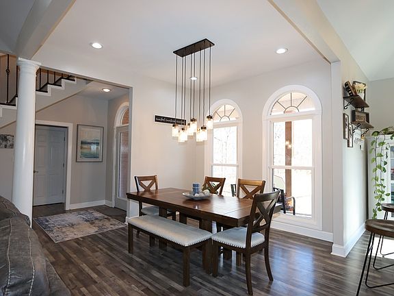 5th image of 1725 Everetts Ln