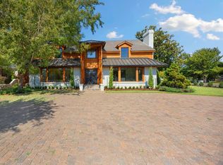 1725 Huntington Ave, Nichols Hills, OK 73116