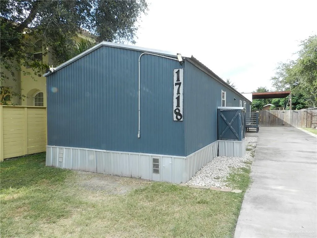 3 bed, 2.0 bath, 1216 sqft, $1,200 — Photo 3