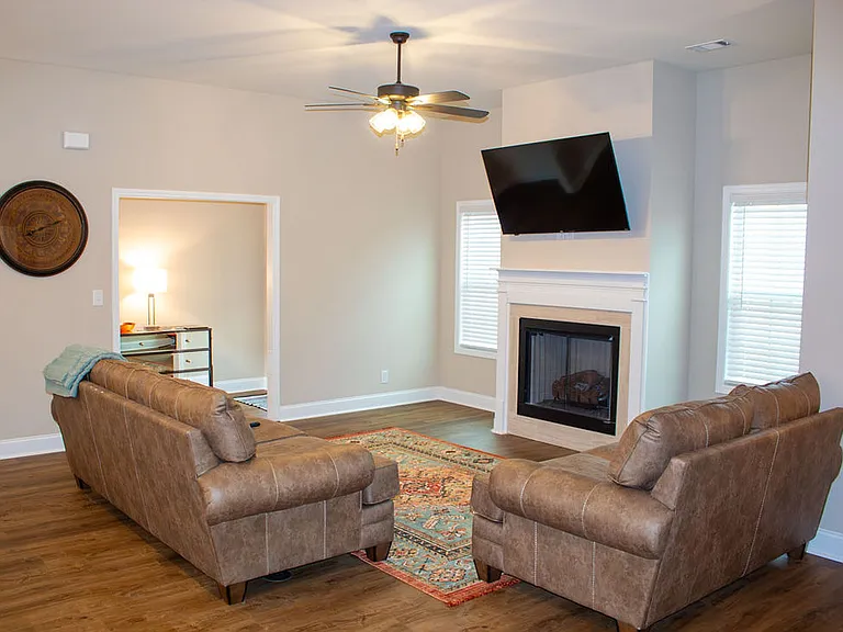 504 Nandina Ct — Photo 12