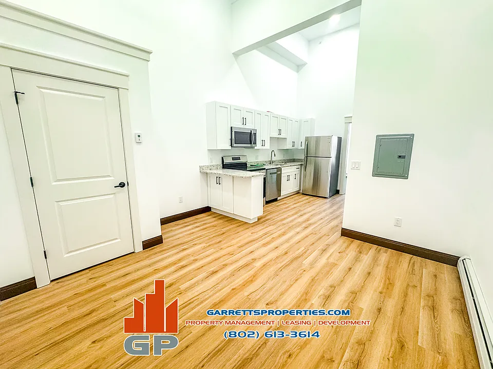 75 N Main St #205